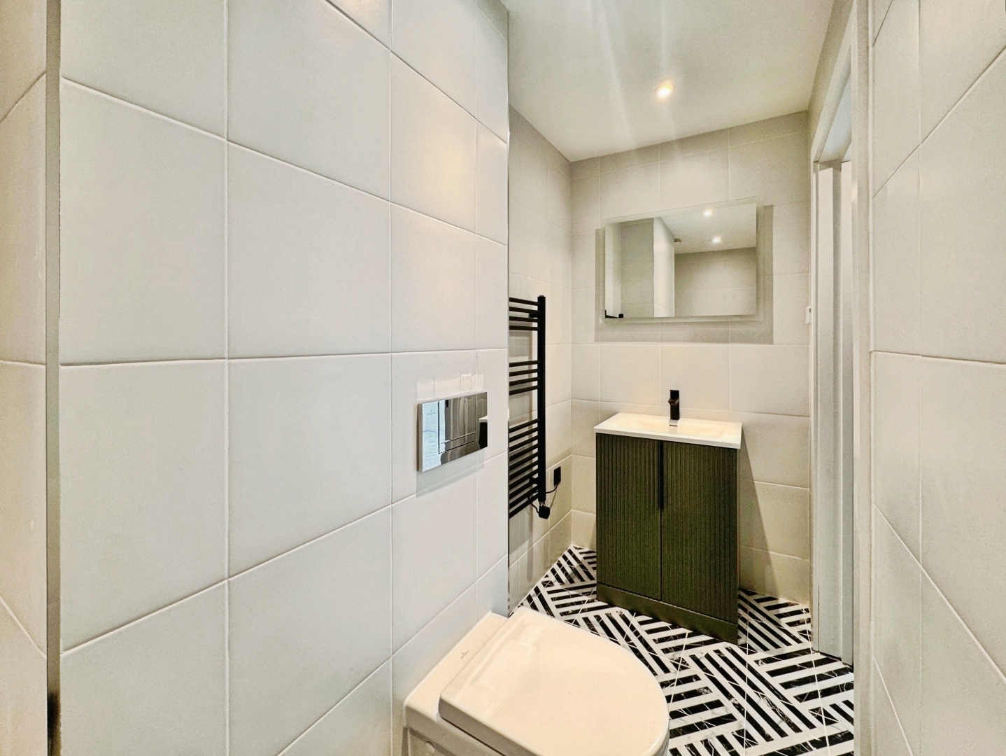 pbox-bathroom-427330.jpg